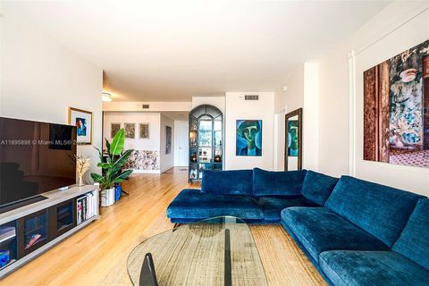 888 Brickell Key Dr 903 Miami FL 33131