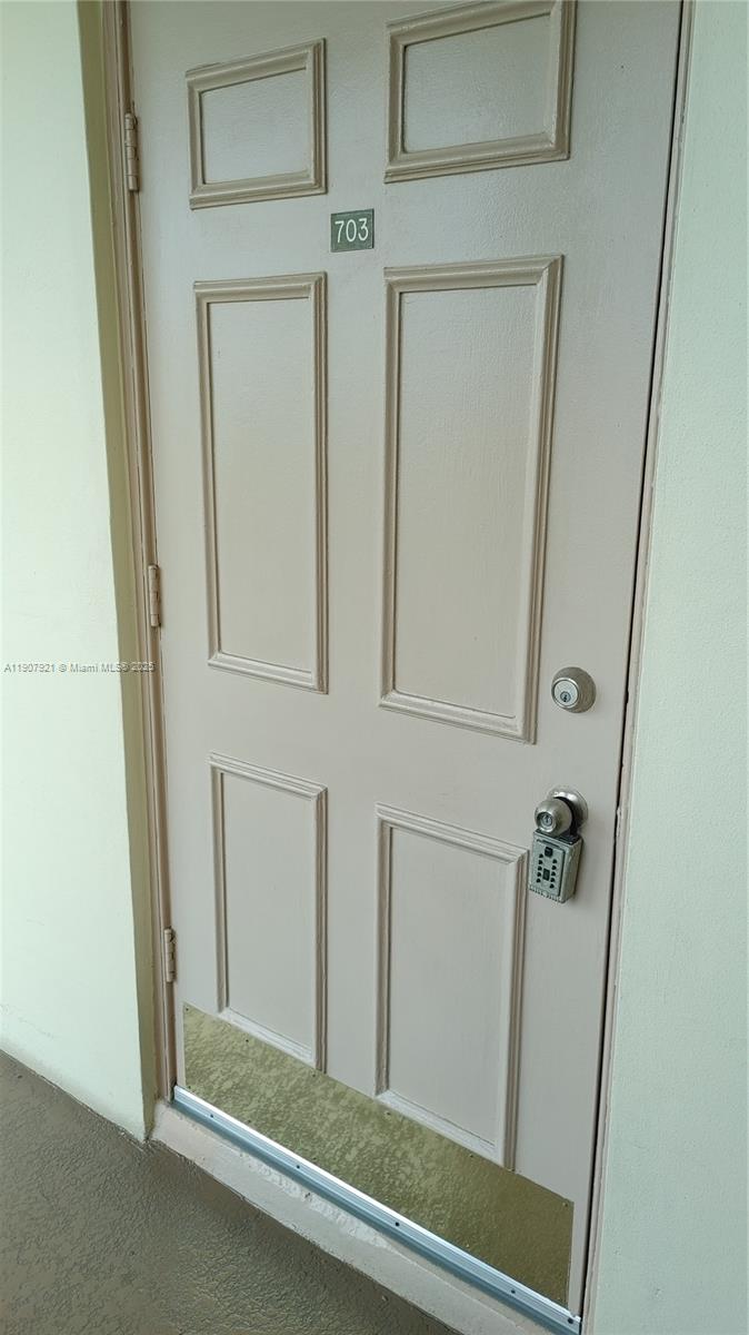 BRIARWOOD CLUB CONDO 3 - Residential Lease