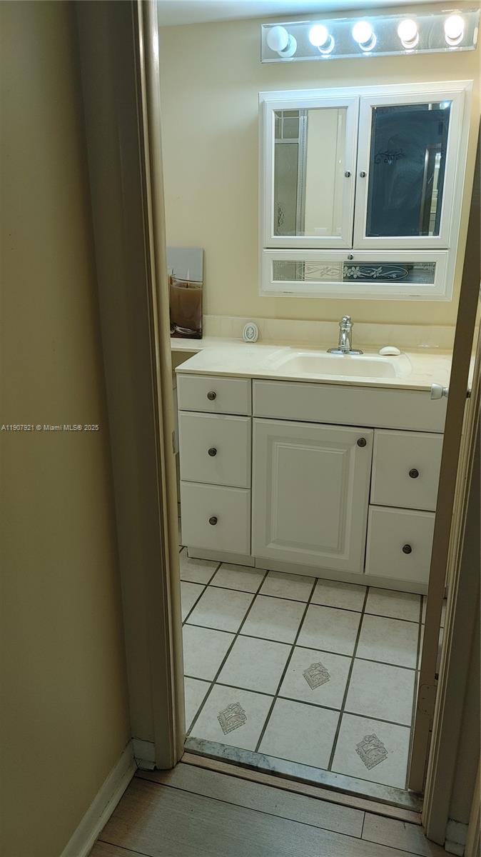 BRIARWOOD CLUB CONDO 3 - Residential Lease