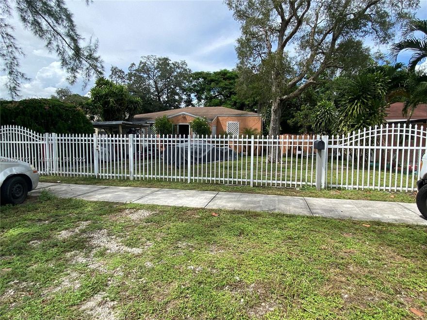 This home is currently a 4/2, with an additional structure, which could be converted into a separate in-law quarters. With a great lot size and full of potential, this home is ready for a buyer who is looking to make a lucrative investment.