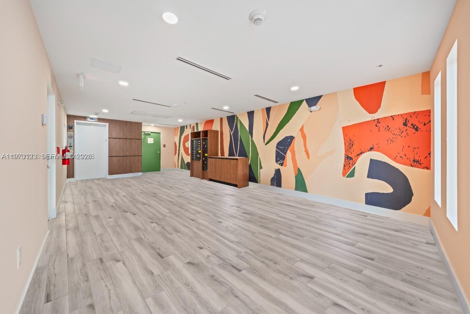 LAWRENCE ESTATE LAND CO - Residential Lease