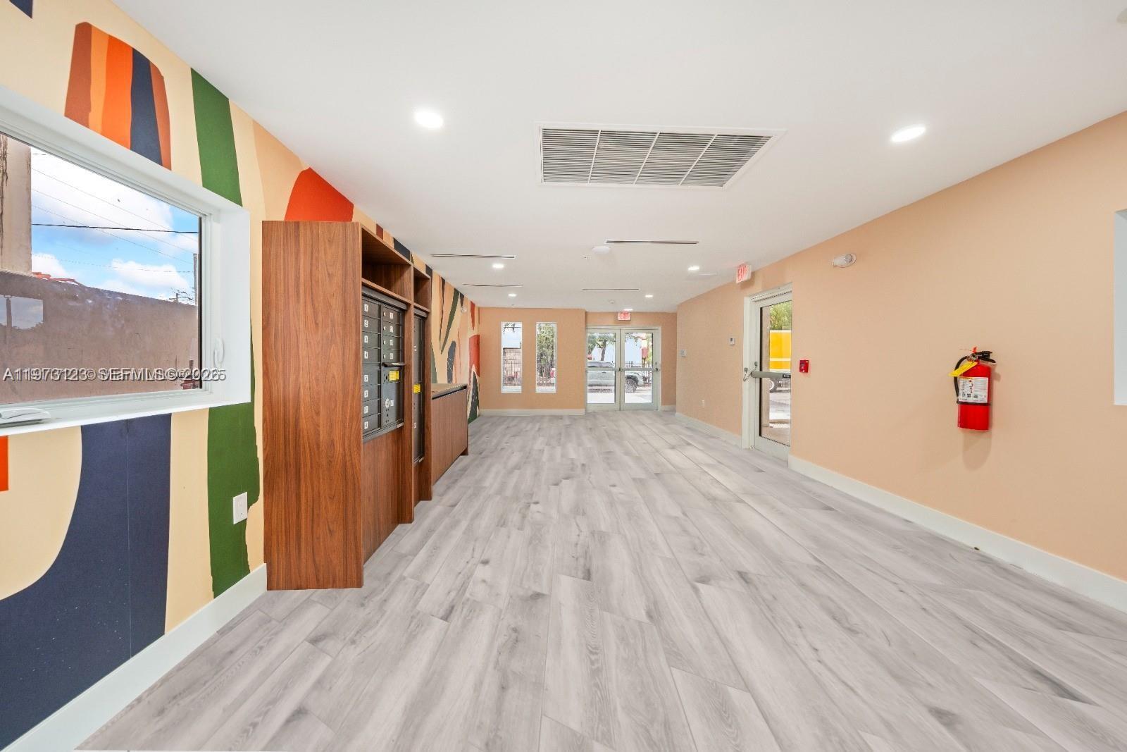 LAWRENCE ESTATE LAND CO - Residential Lease