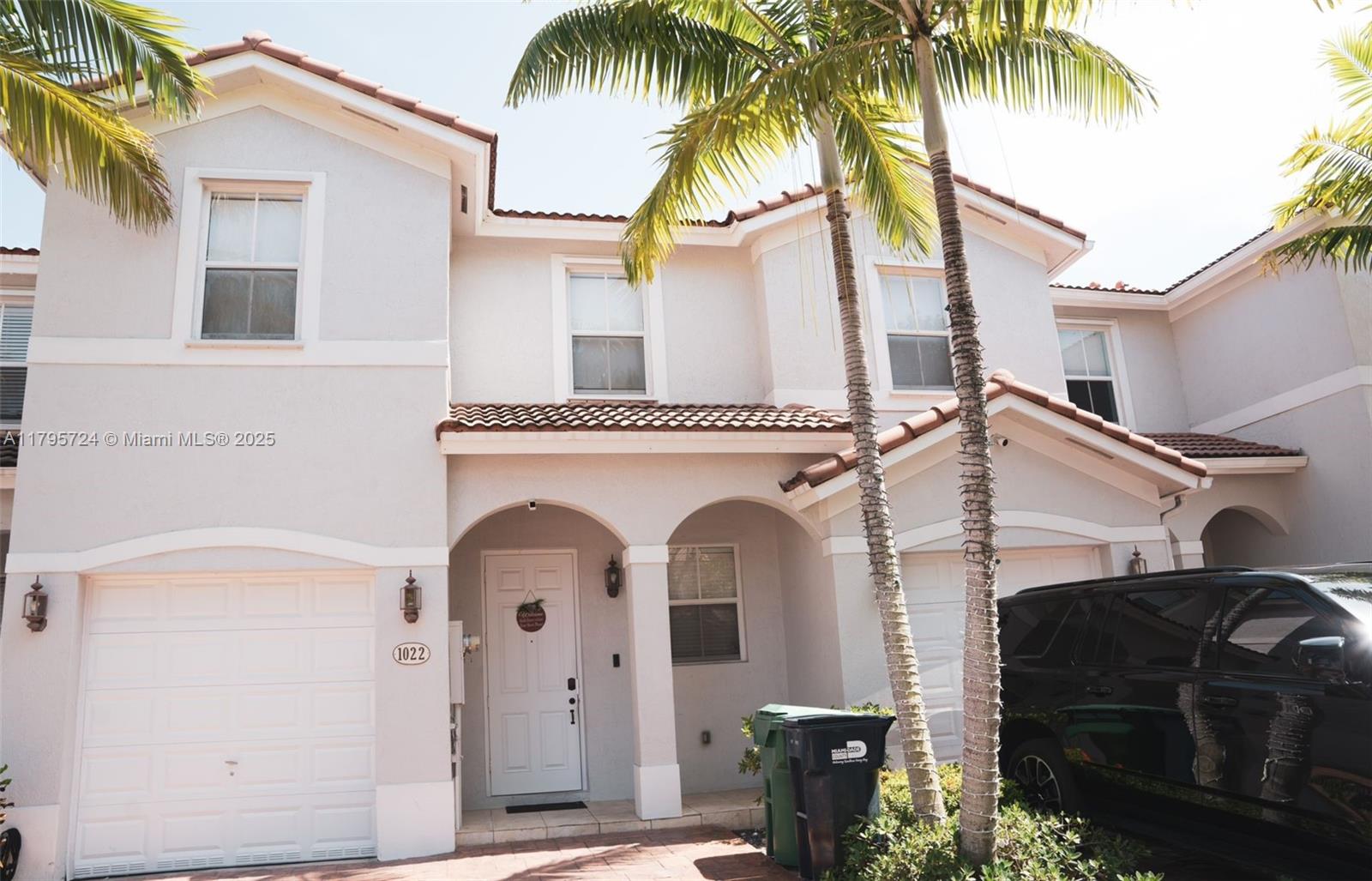 1022 Ne 208th St, Miami, Broward County, Florida - 3 Bedrooms  
3 Bathrooms - 