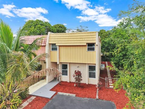 7911 SW 9th St North Lauderdale FL 33068