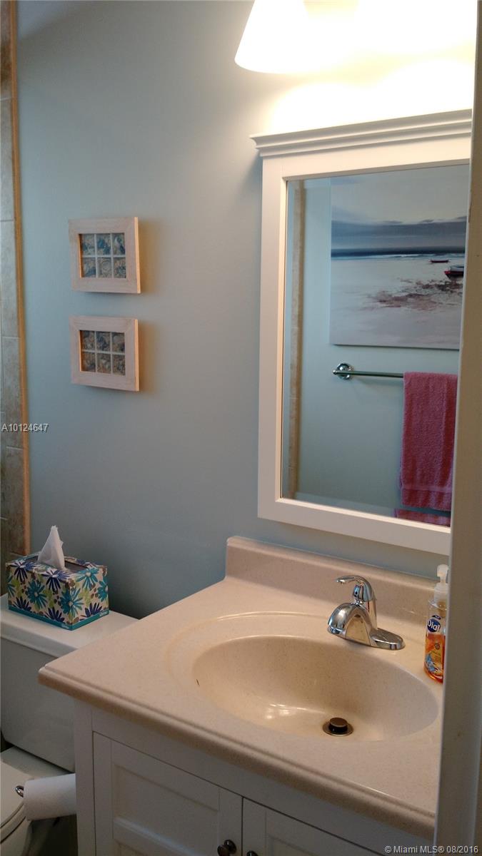 Hibiscus House Condo The - Residential Lease