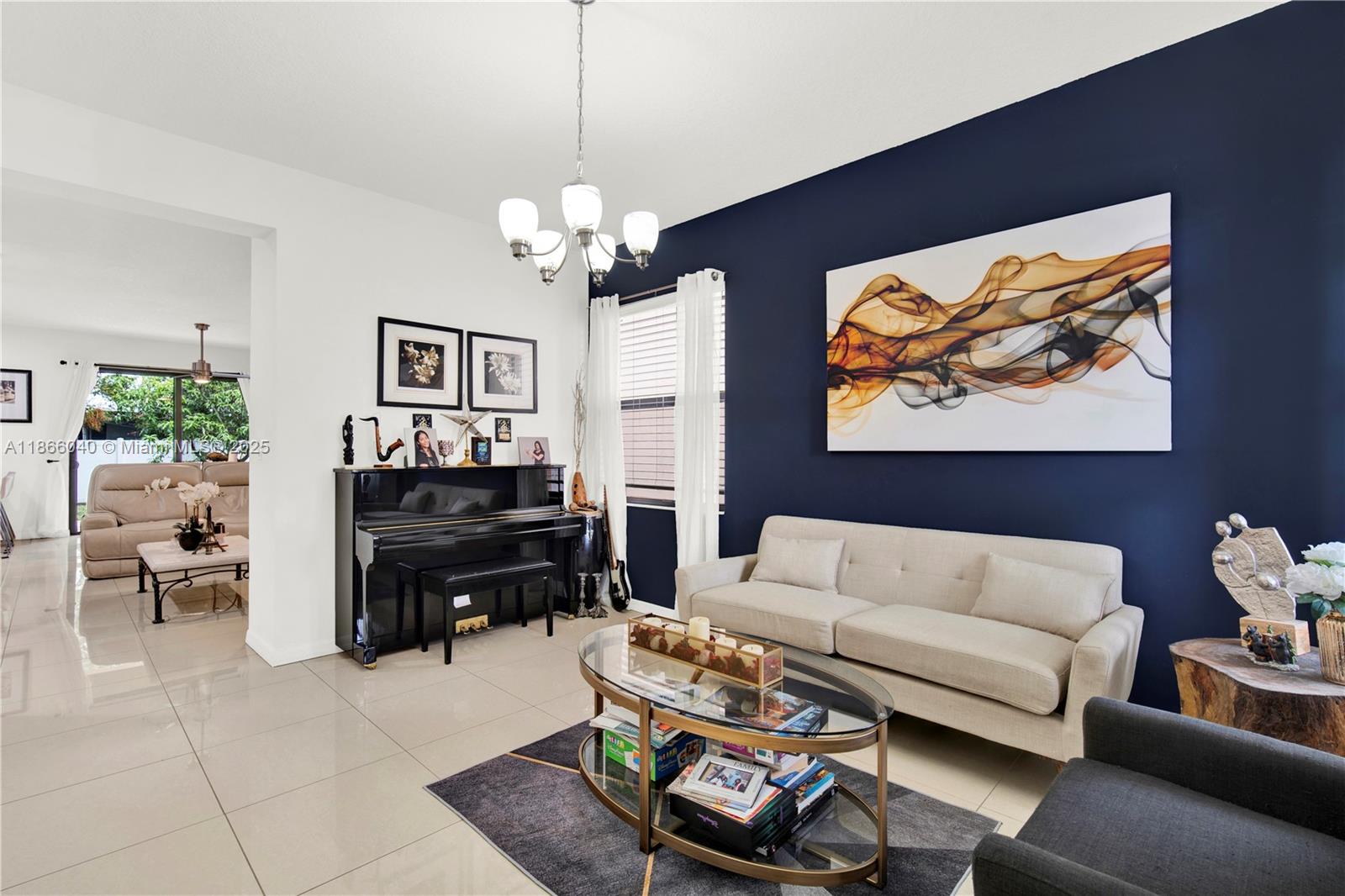 CHAMPION LAKES - Residential