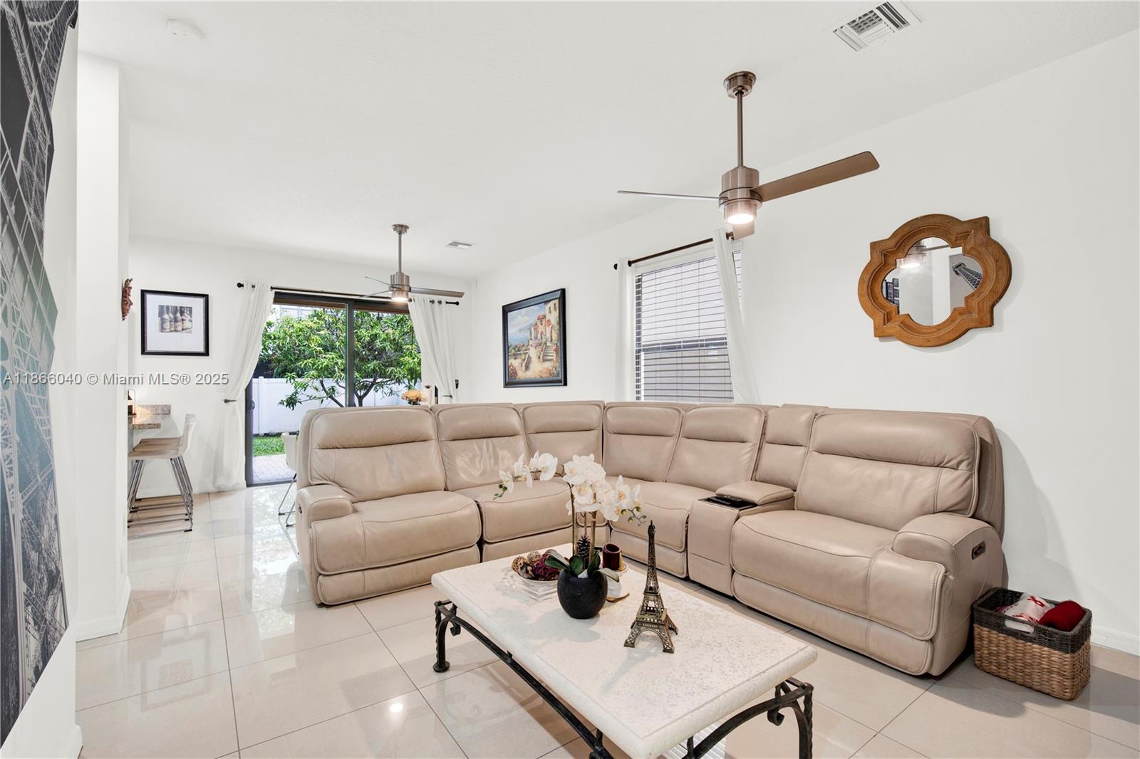 CHAMPION LAKES - Residential