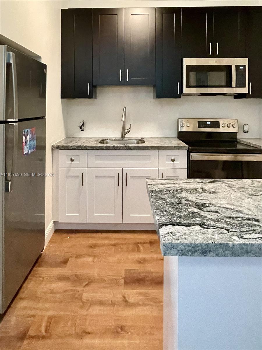 THE PINES AND THE PALMS C - Residential