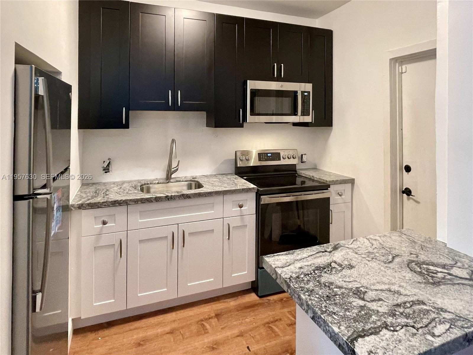 THE PINES AND THE PALMS C - Residential