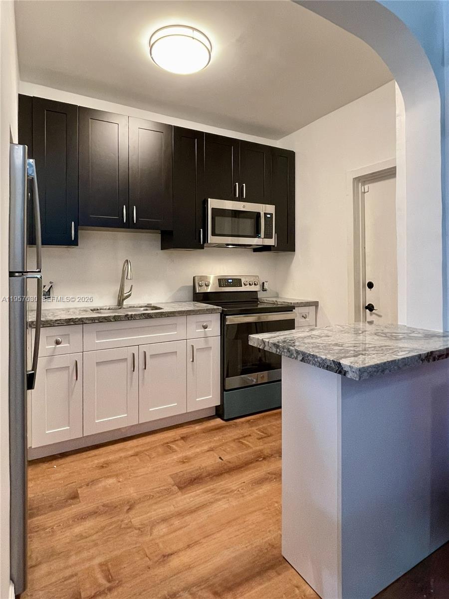 THE PINES AND THE PALMS C - Residential