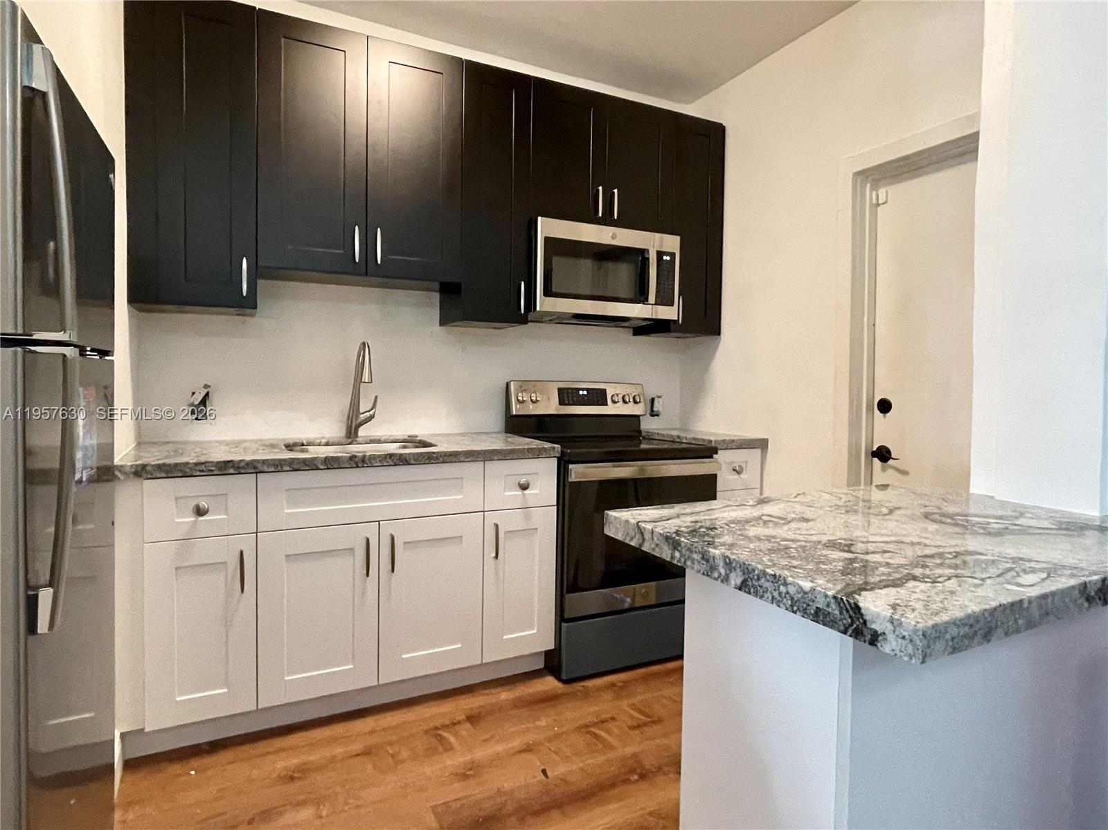 THE PINES AND THE PALMS C - Residential