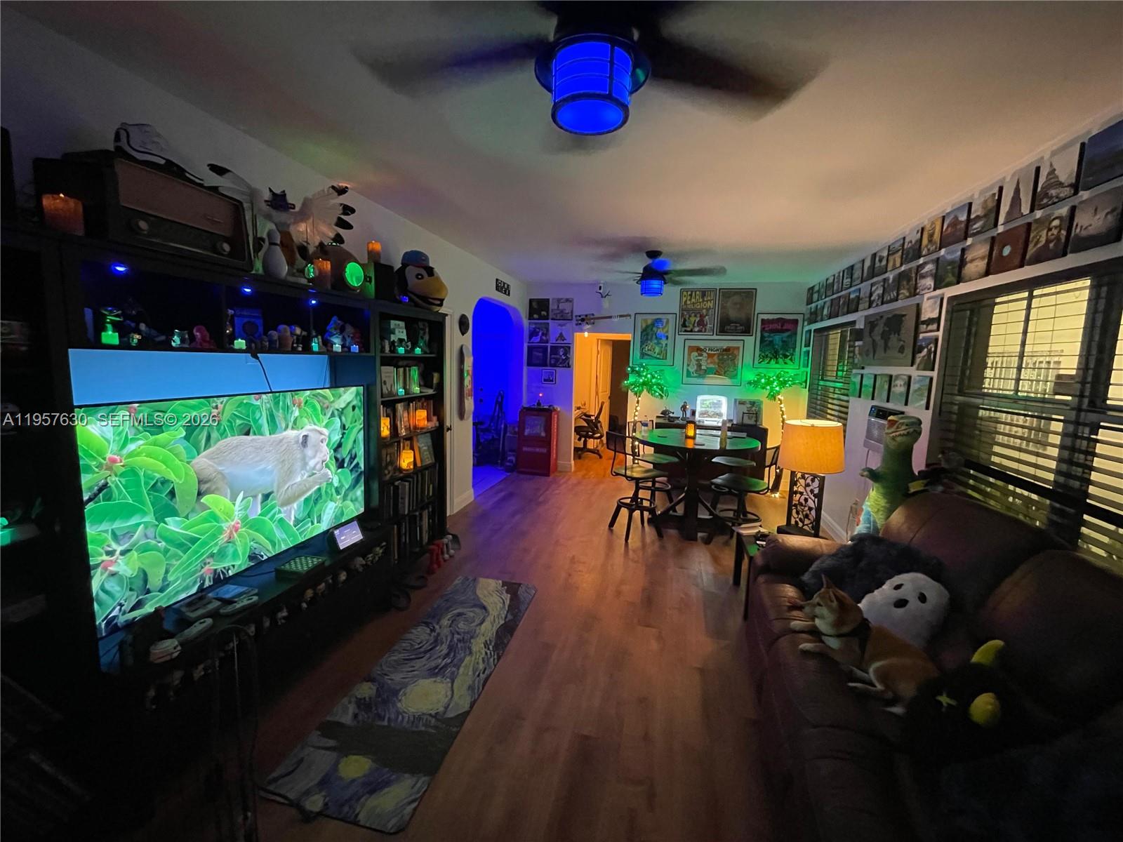 THE PINES AND THE PALMS C - Residential