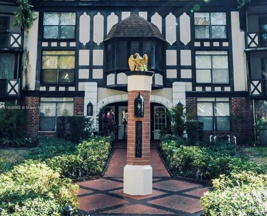 Beautiful, cozy, and spacious apartment featuring three bedrooms and three full bathrooms within 1,550 Sq. Ft. Thoughtfully designed with two master bedrooms, walk-in closets, a remodeled kitchen with stainless steel appliances, and a large screened patio offering lakefront living. Located in a stunning condominium-style complex, residents enjoy access to indoor and outdoor swimming pools, a Jacuzzi, tennis and racquetball courts, a gym, a golf practice room, pool tables, and many other amenities.