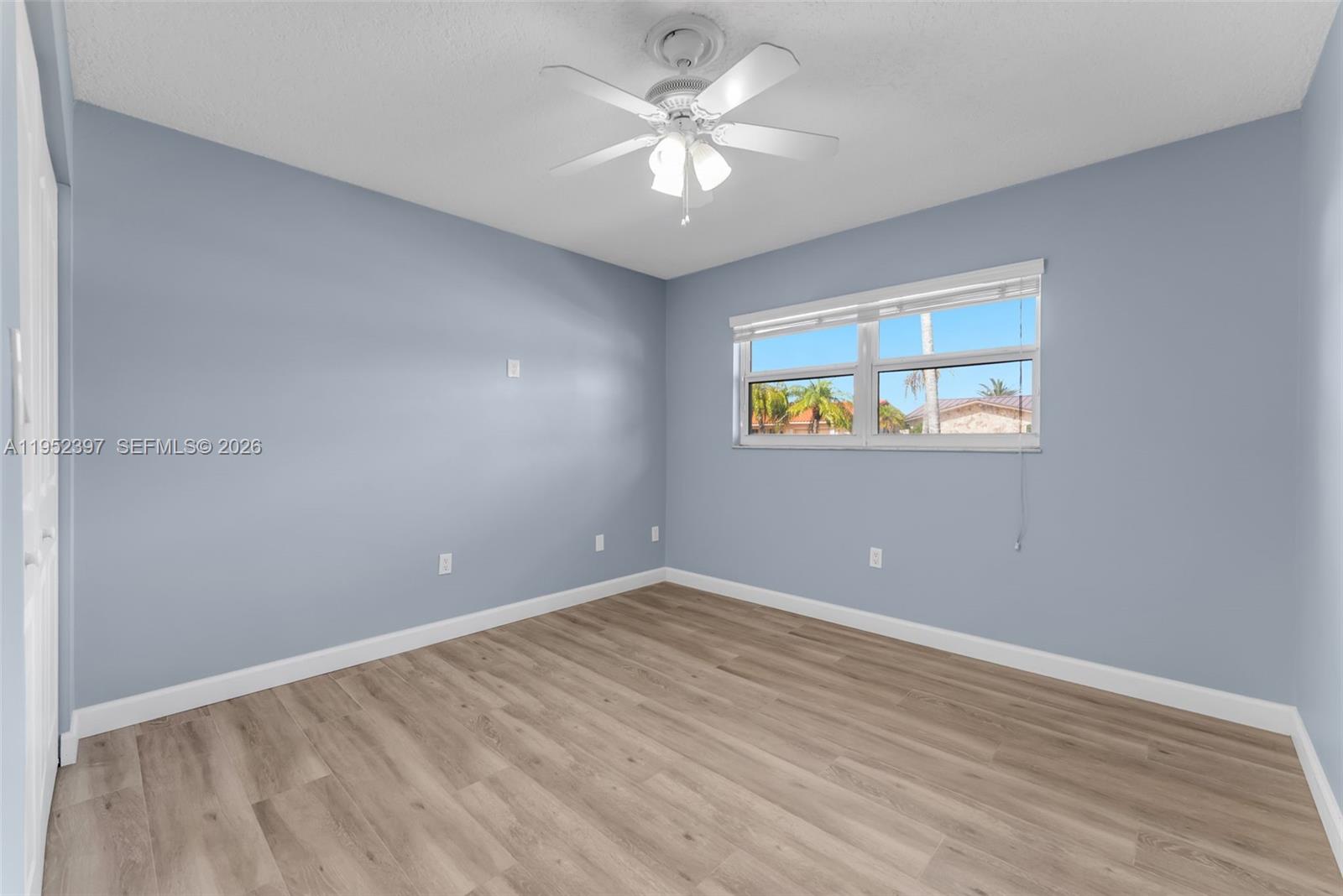 TAMIAMI LAKES SEC 1 - Residential