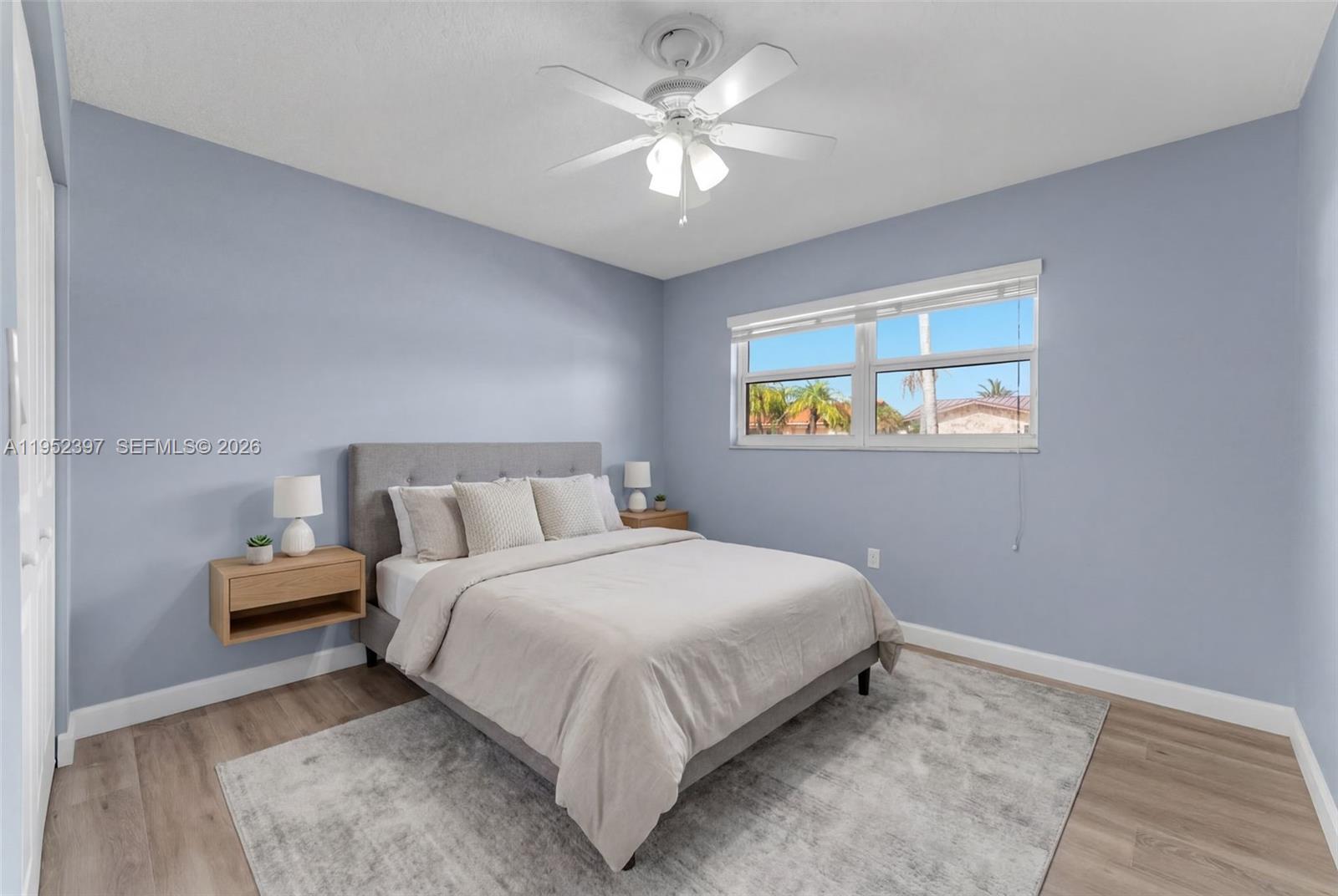 TAMIAMI LAKES SEC 1 - Residential