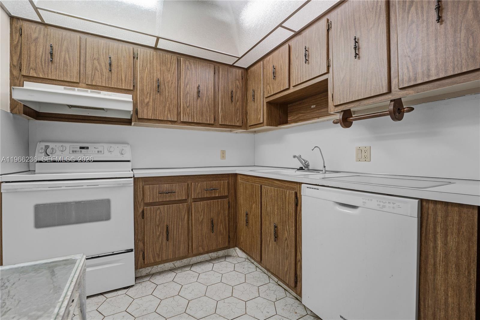 CORONADO CONDO- TOWER II - Residential