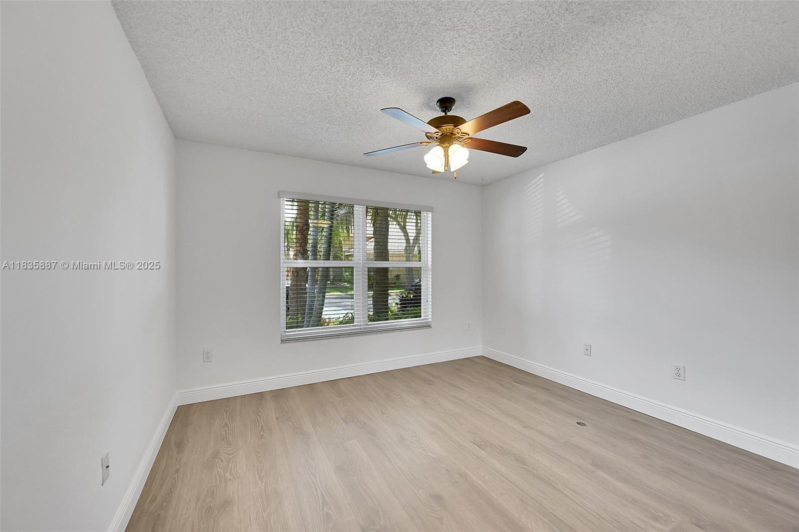 WYNDHAM LAKES NORTH - Residential