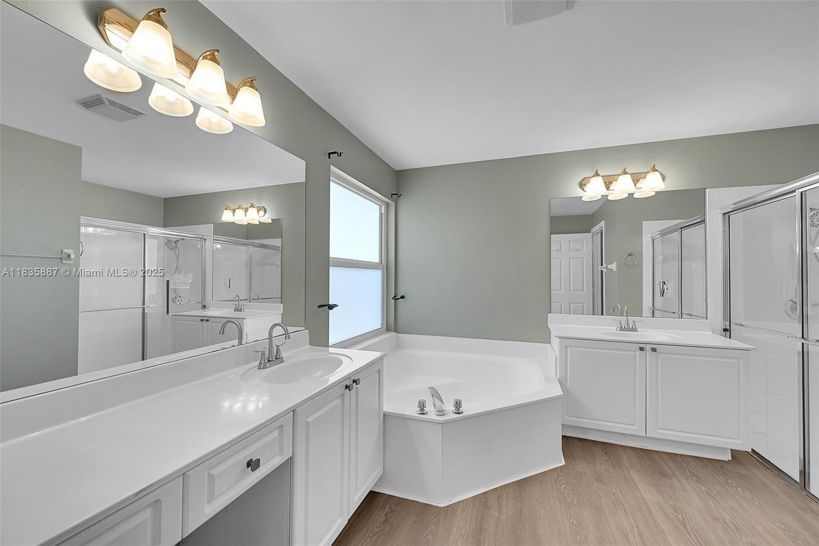 WYNDHAM LAKES NORTH - Residential