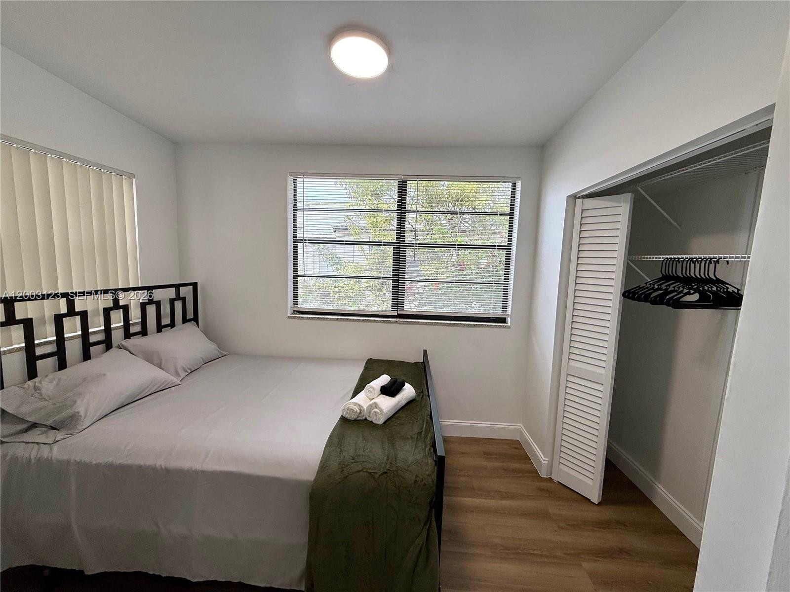 BISCAYNE BCH SUB - Residential Lease