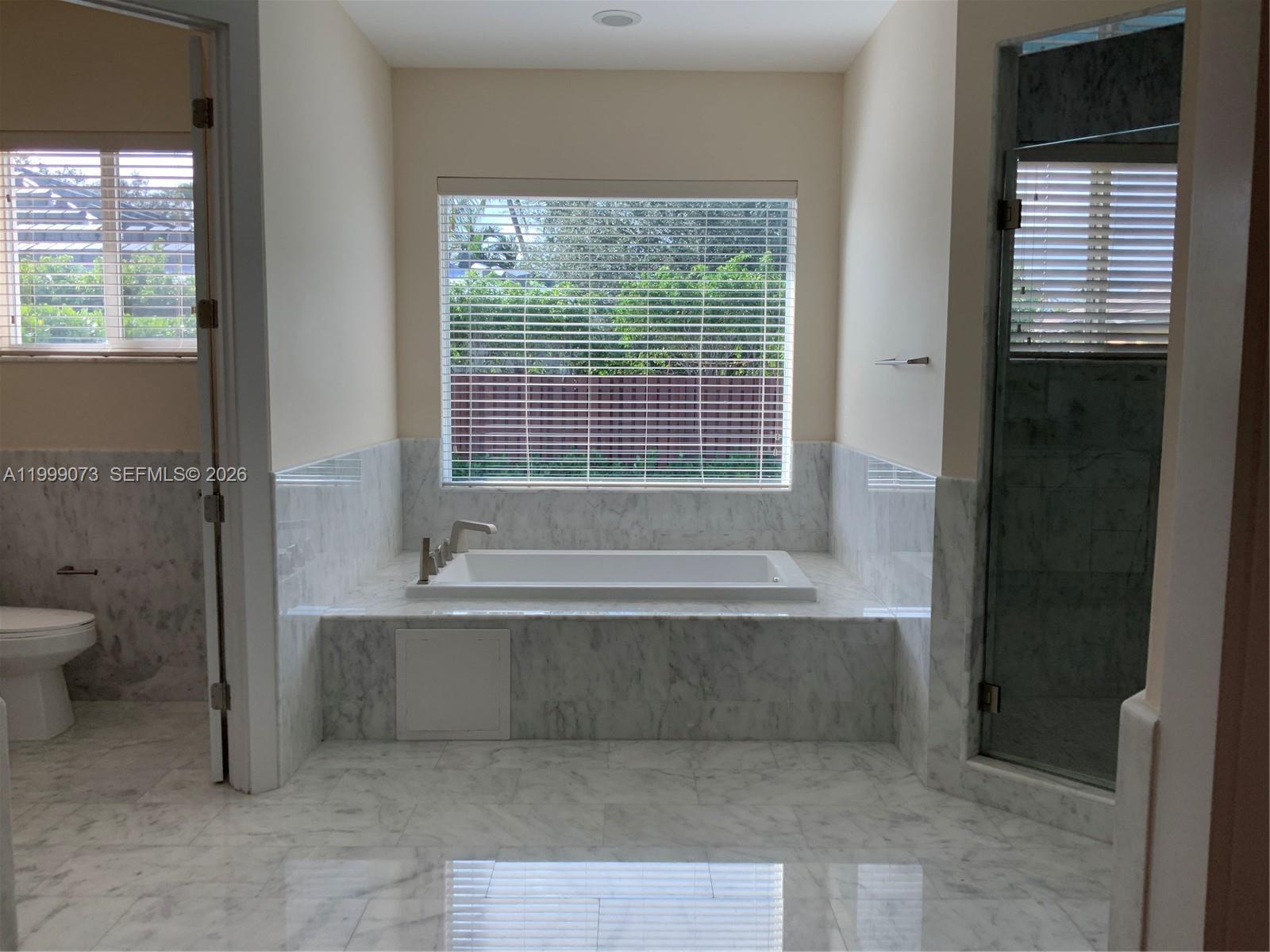 OAK RIDGE FALLS THIRD ADD - Residential Lease