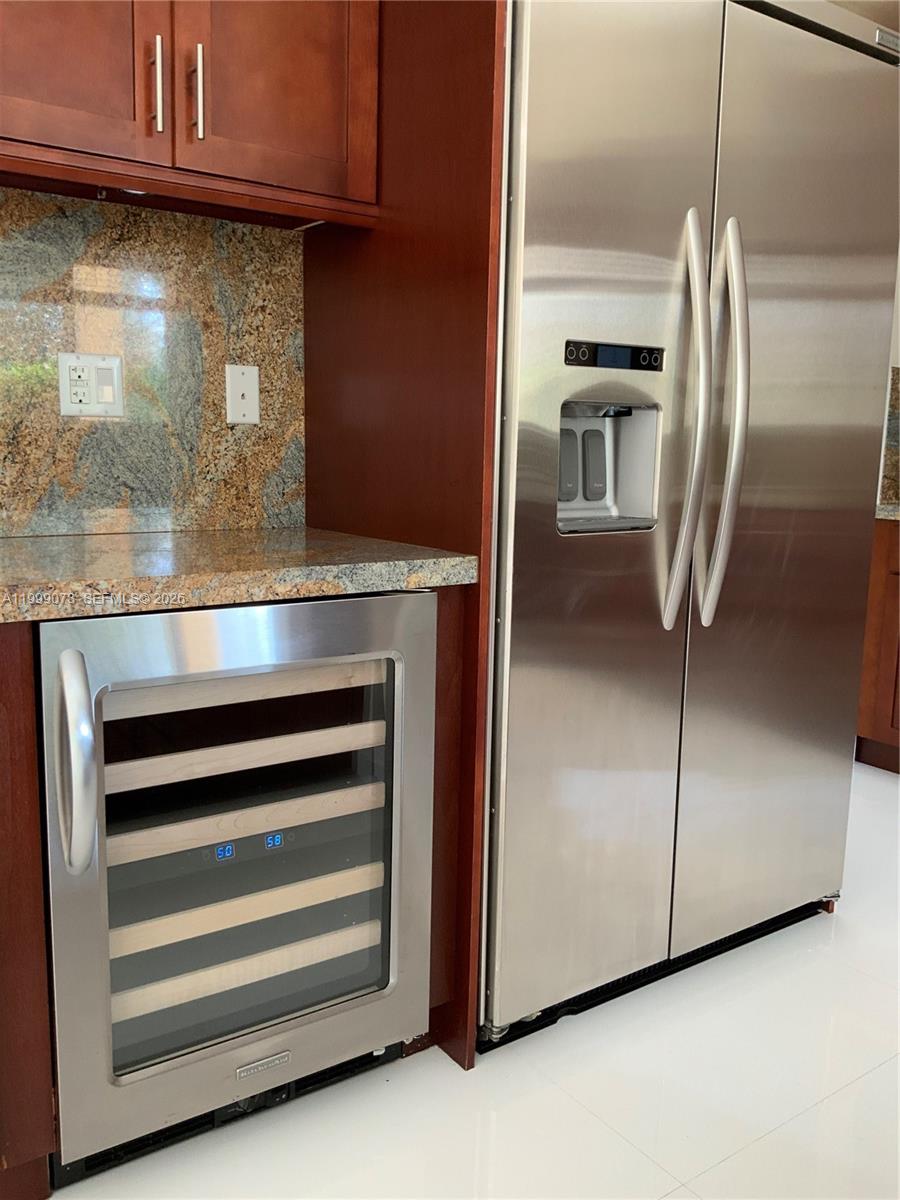 OAK RIDGE FALLS THIRD ADD - Residential Lease