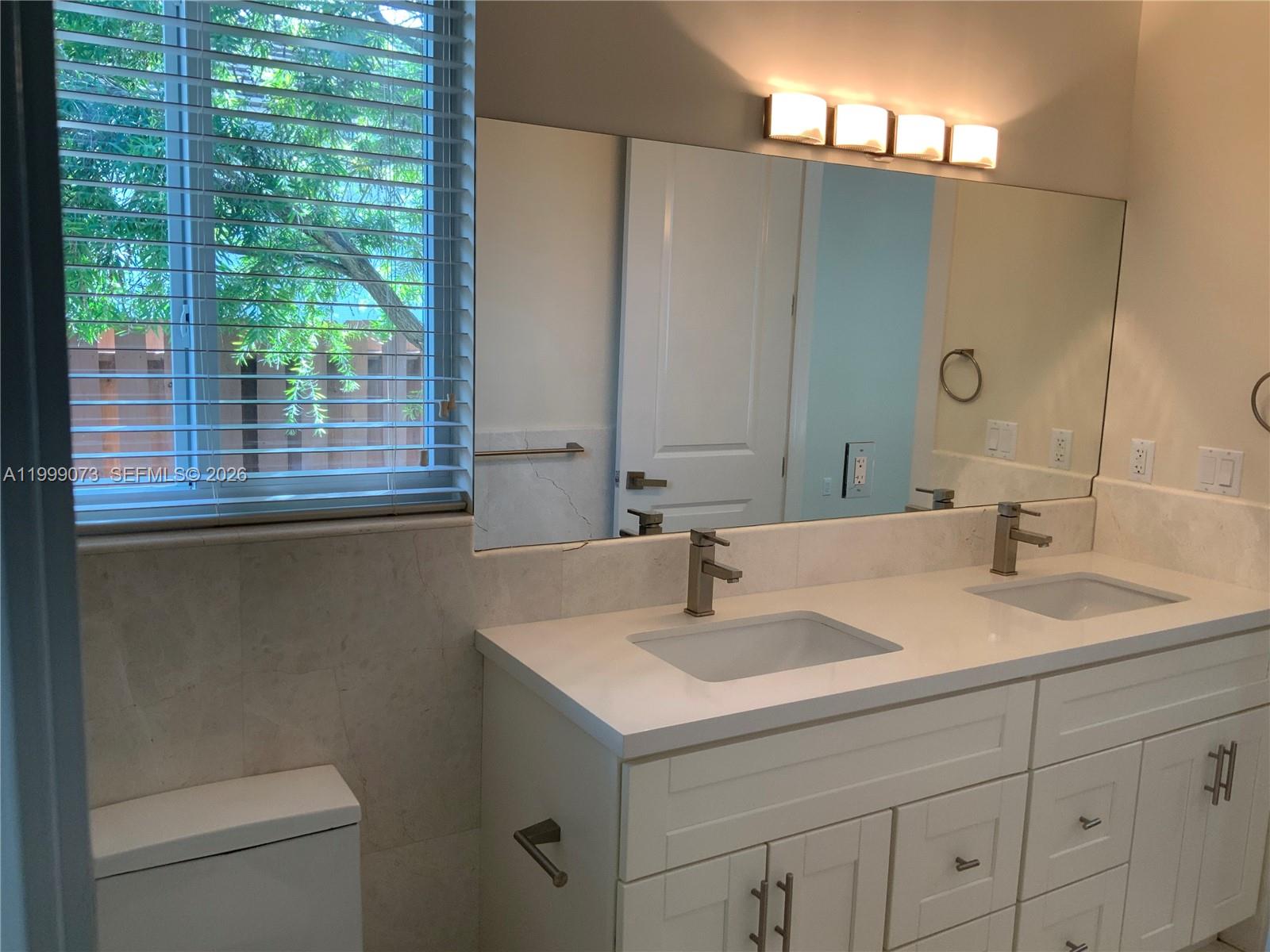 OAK RIDGE FALLS THIRD ADD - Residential Lease