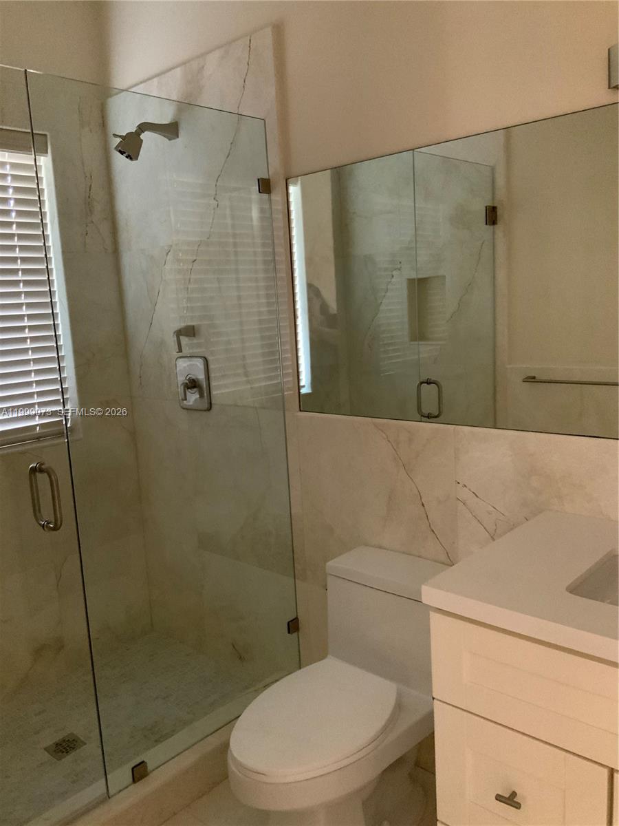 OAK RIDGE FALLS THIRD ADD - Residential Lease