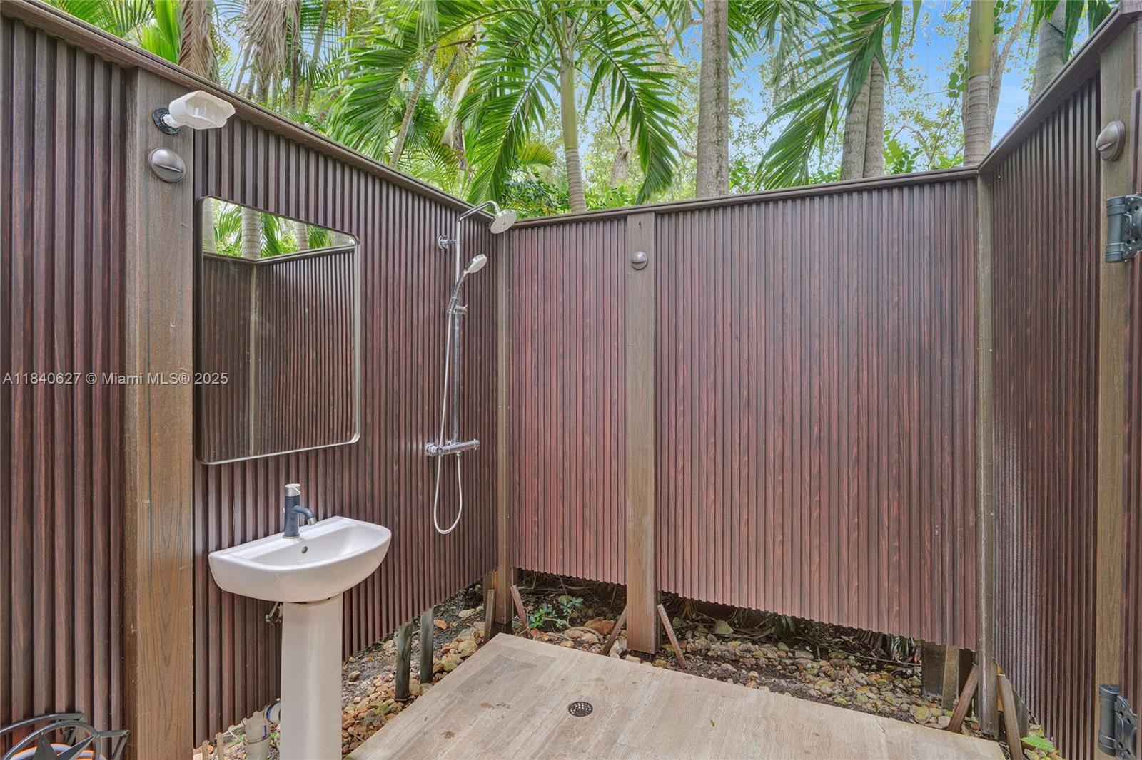 CHASE-HESSEN ESTATES - Residential