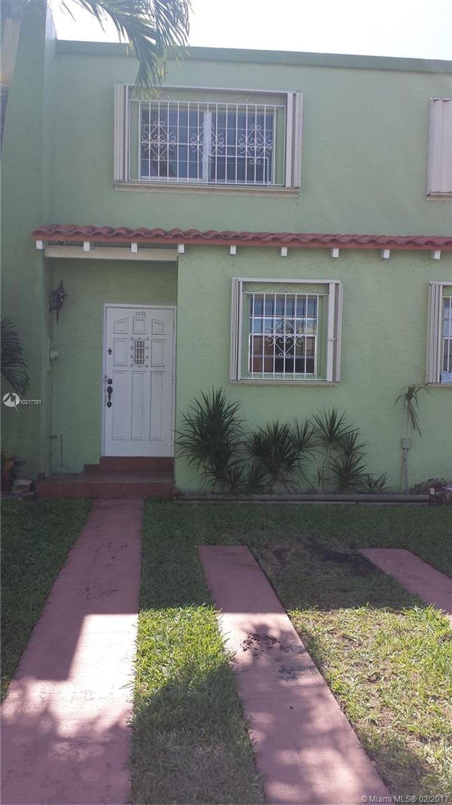 GREAT LOCATION, CLOSE TO 49 ST. ONLY 42 UNITS, SOLD AS IS CONDITION, NEED WORK LOTS OF POTENTIAL
CASH