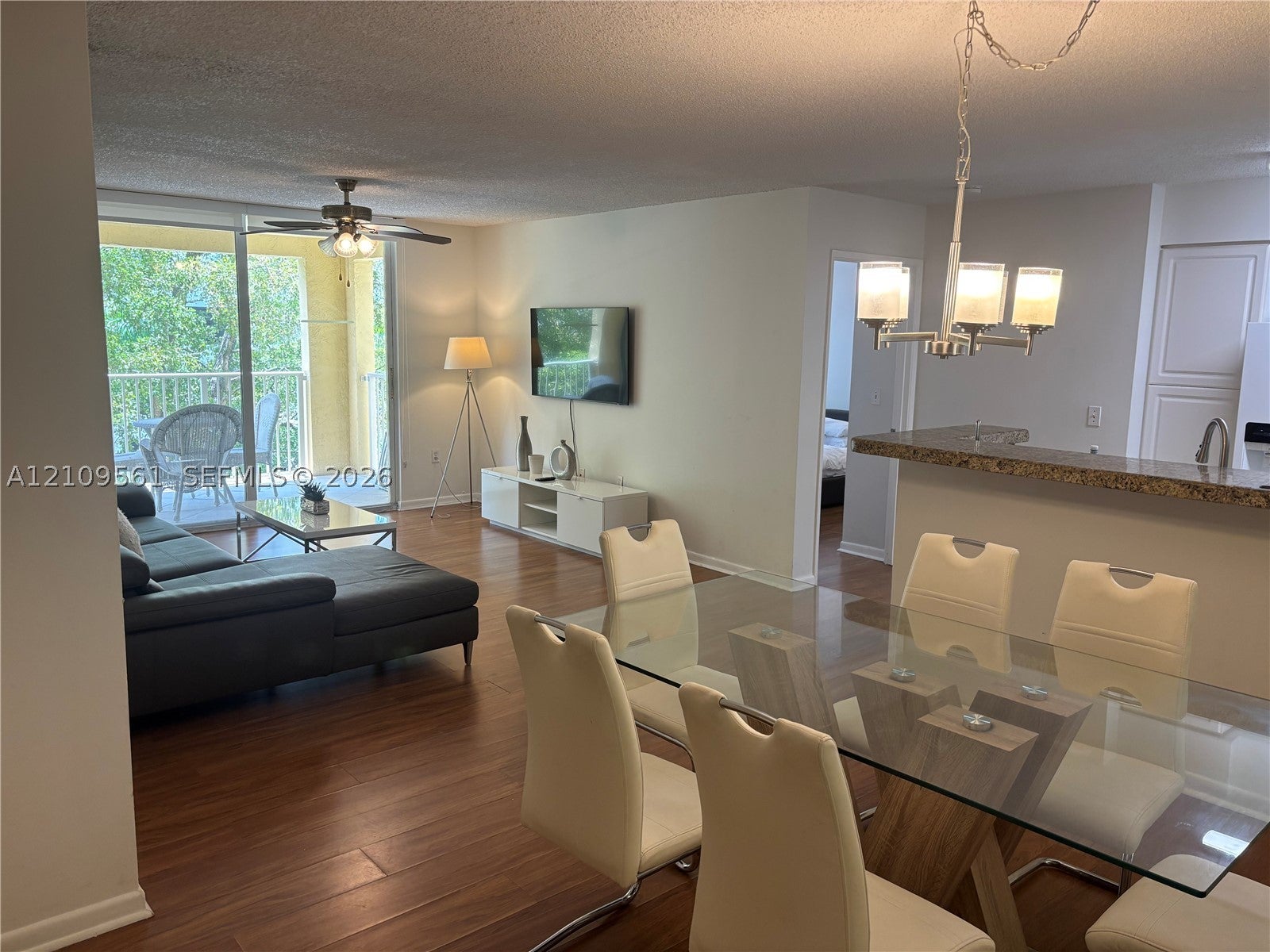 19501 E Country Club Dr 9506