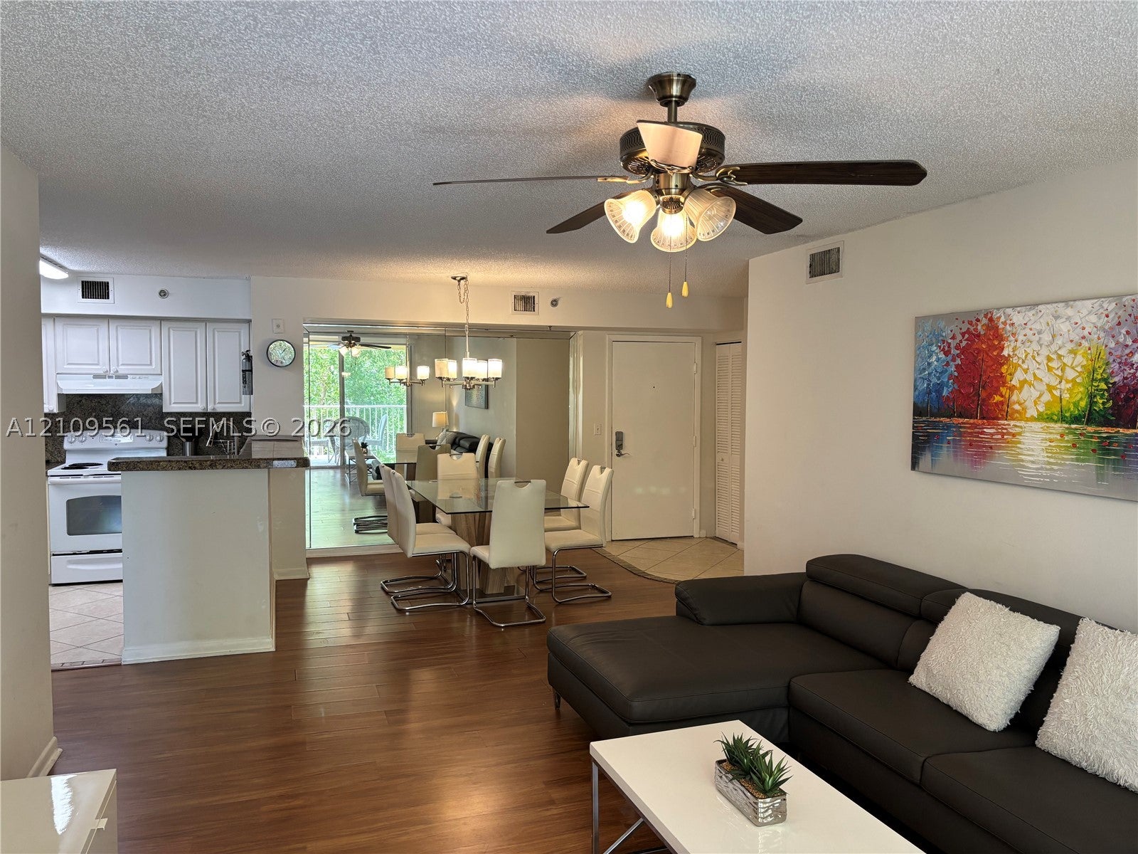 19501 E Country Club Dr 9506