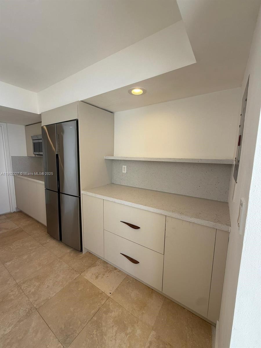 BAYSHORE PLACE CONDO - Residential