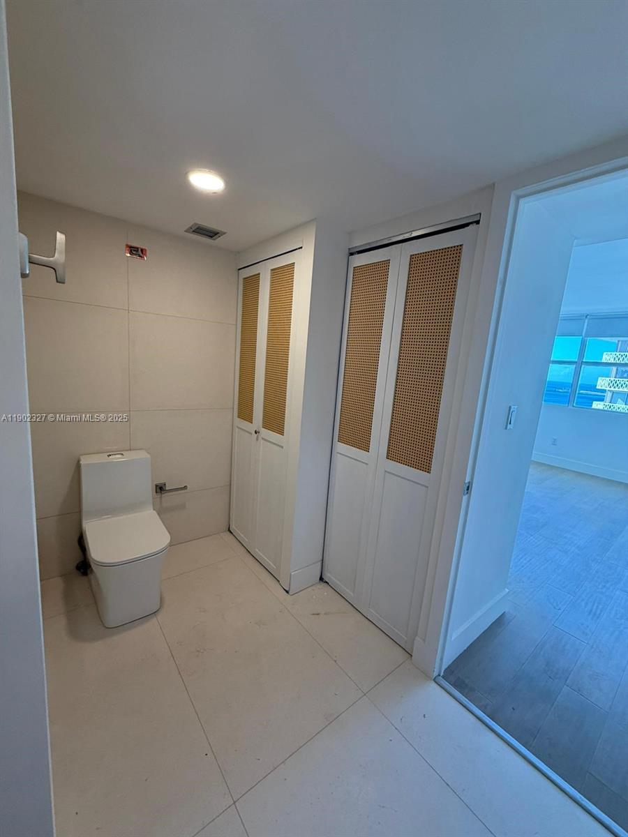 BAYSHORE PLACE CONDO - Residential