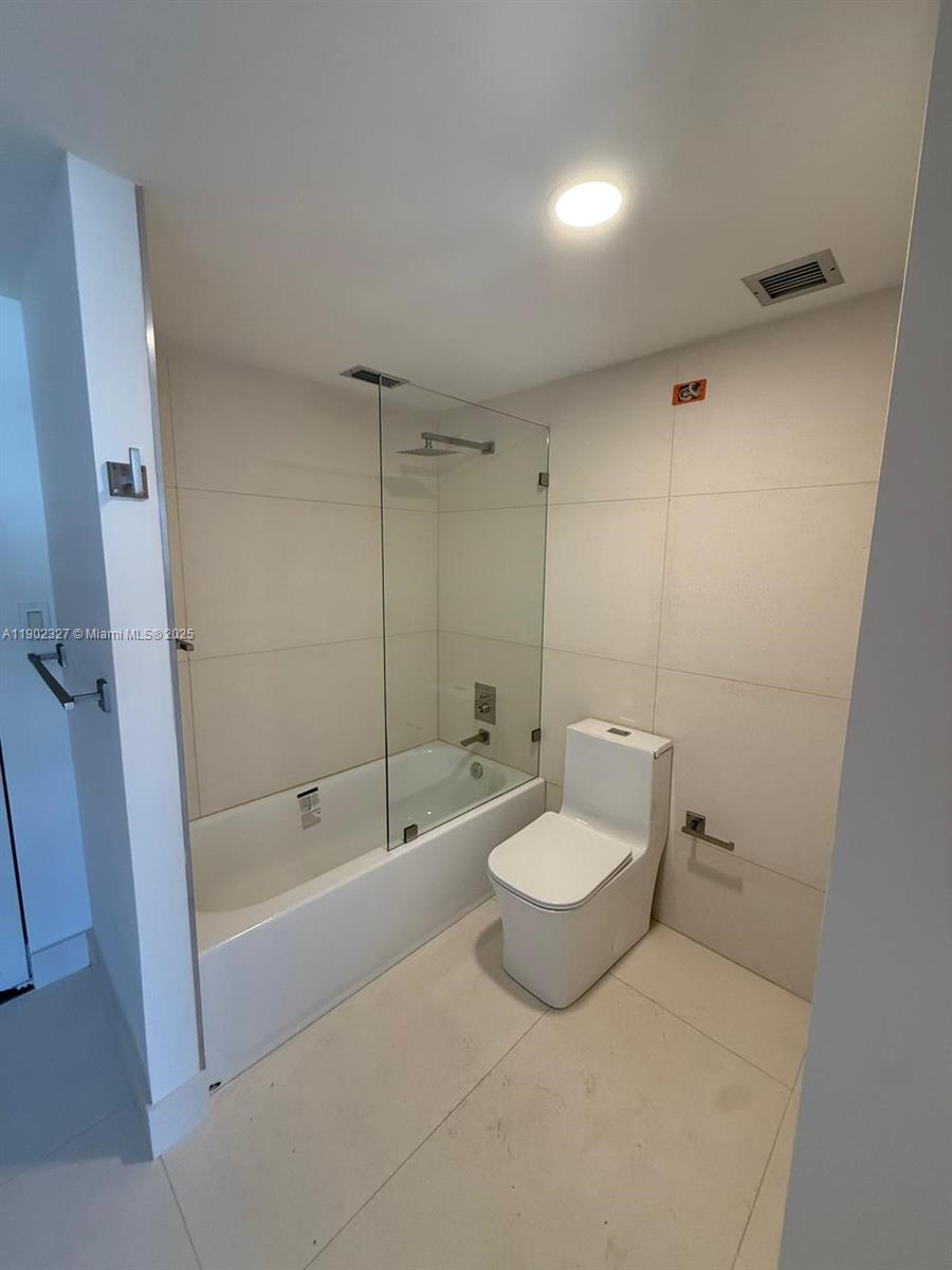 BAYSHORE PLACE CONDO - Residential