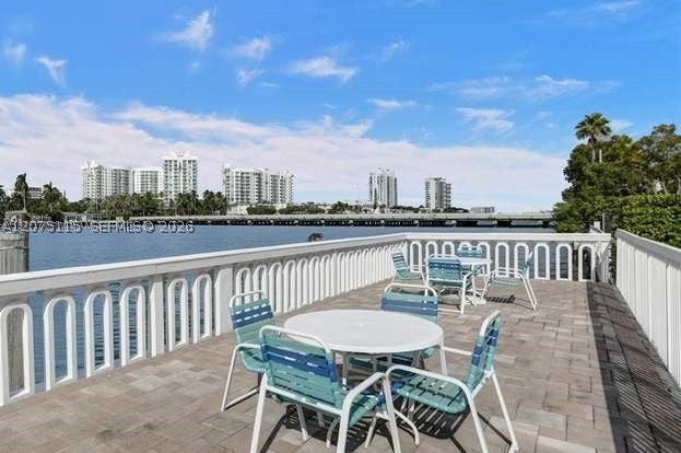 1455 N Treasure Dr PH-H