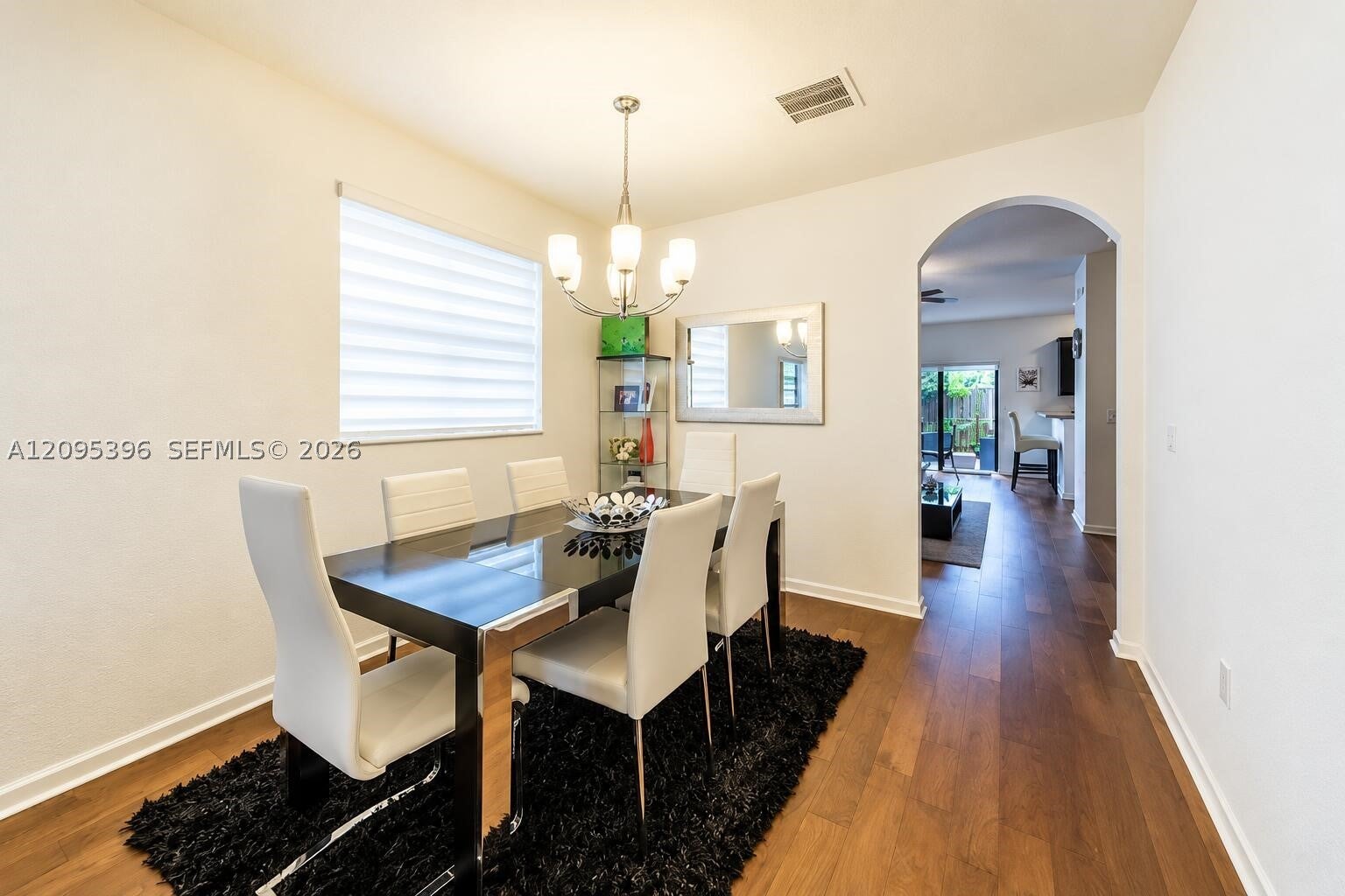 8837 NW 102nd Ct, Doral, FL, 33178/$675,000 2 8837 NW 102nd Ct