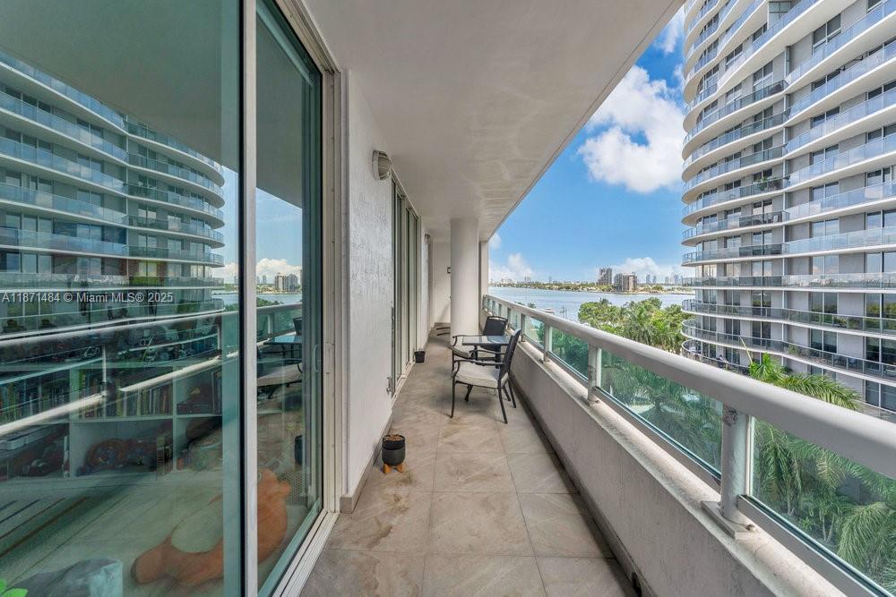 1800 CLUB CONDO - Residential