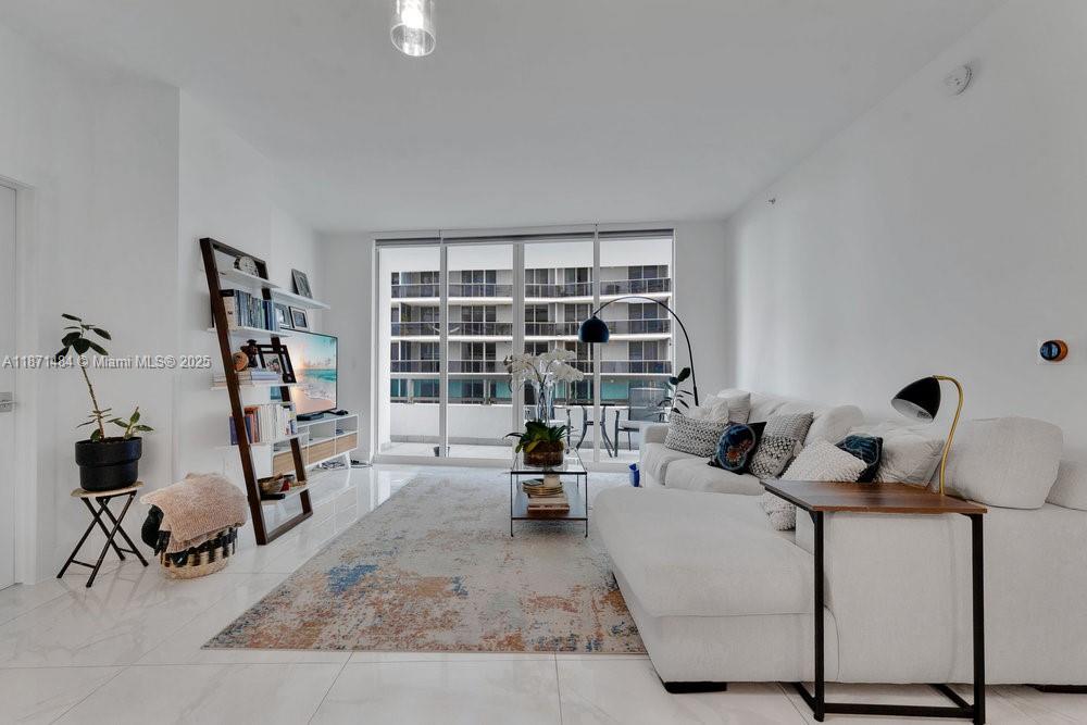1800 CLUB CONDO - Residential