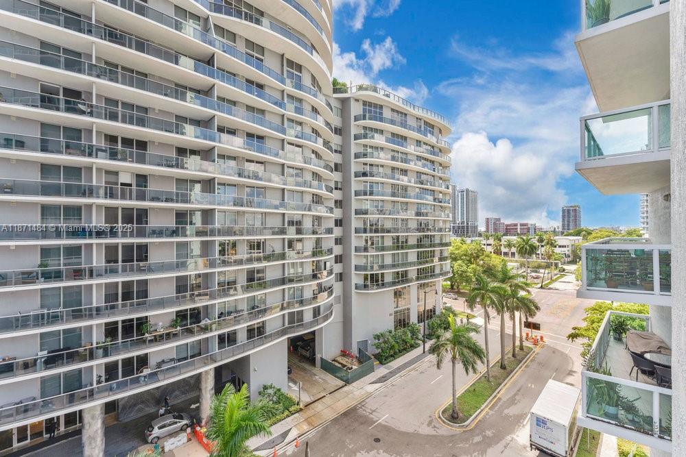 1800 CLUB CONDO - Residential