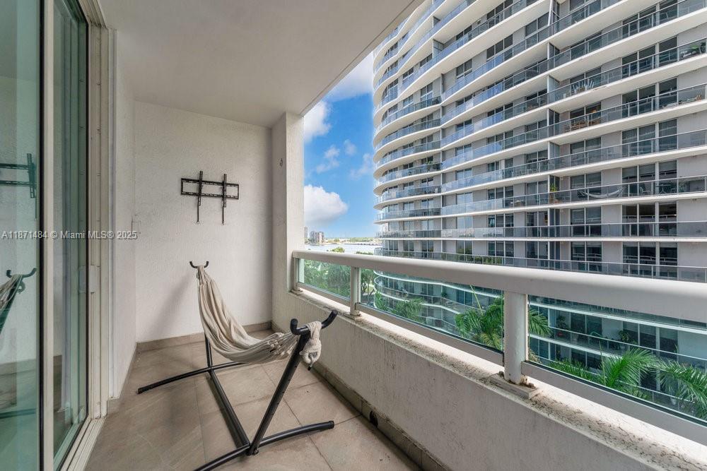 1800 CLUB CONDO - Residential