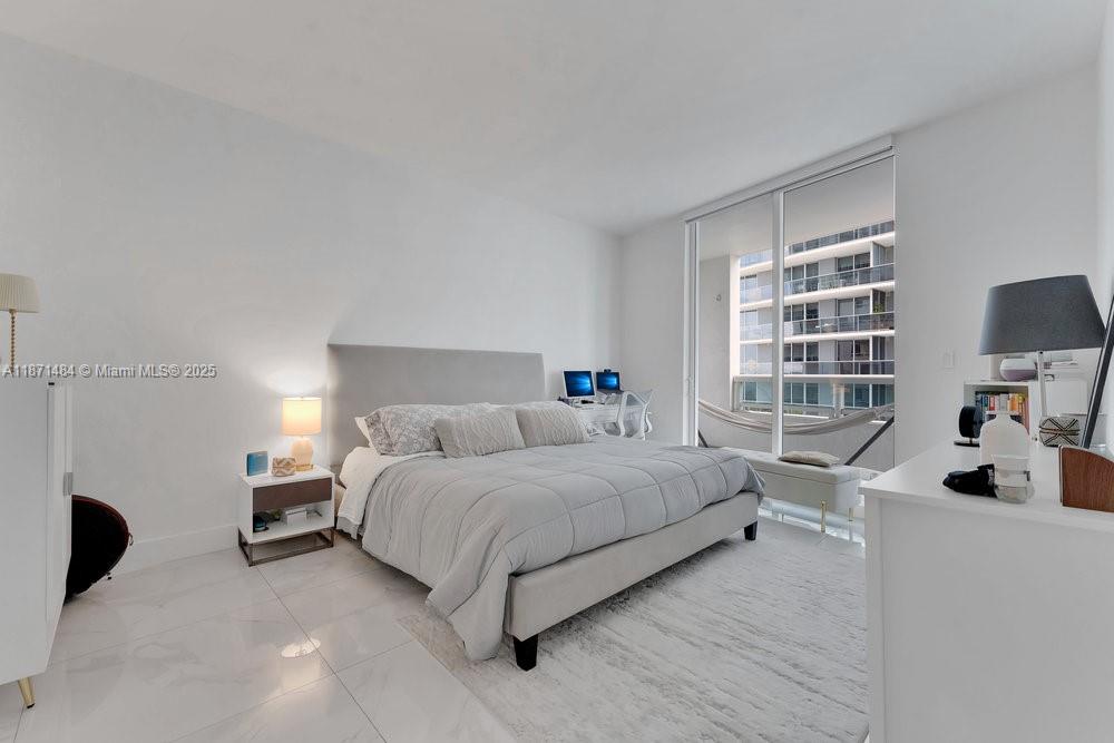 1800 CLUB CONDO - Residential