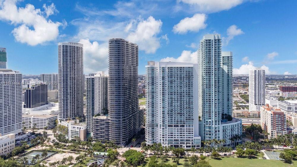 1800 CLUB CONDO - Residential