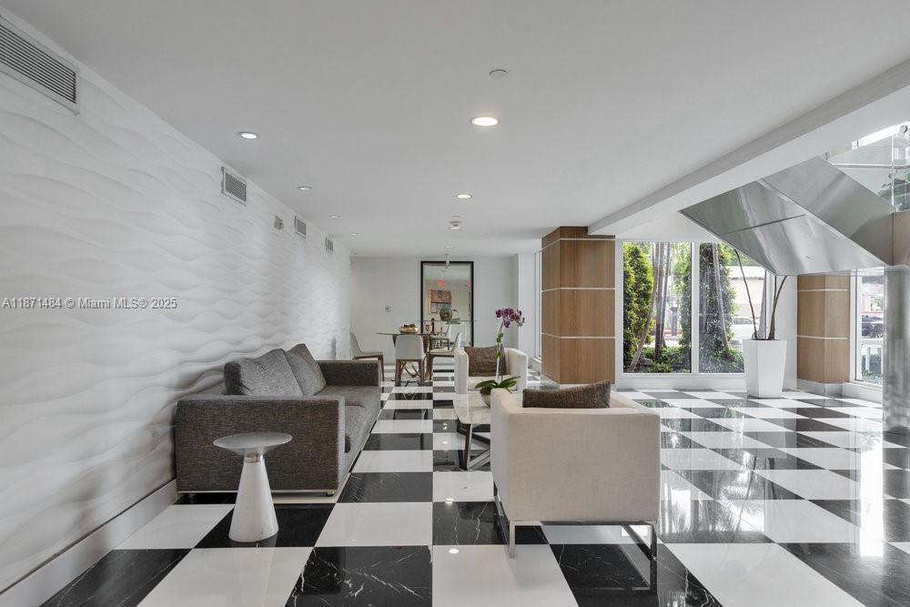1800 CLUB CONDO - Residential