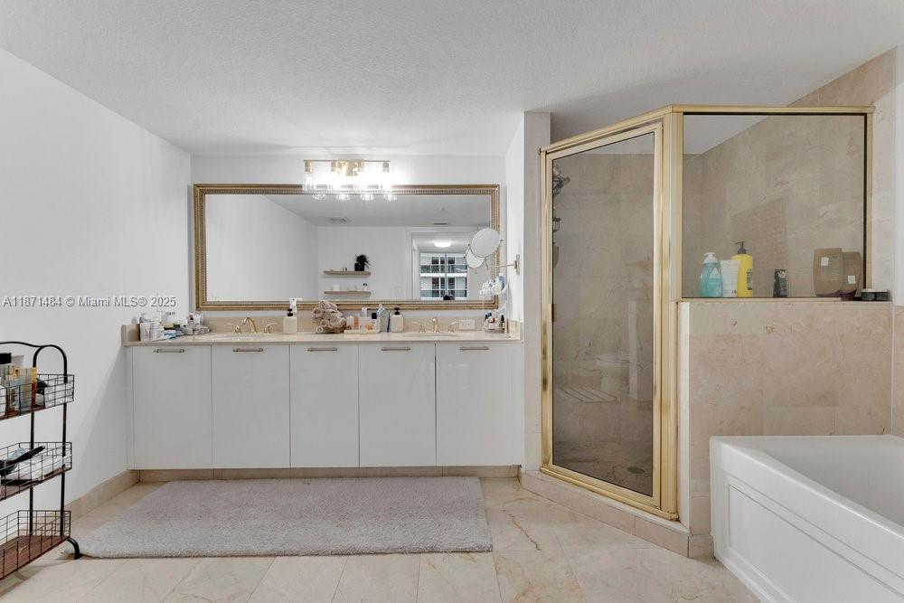 1800 CLUB CONDO - Residential