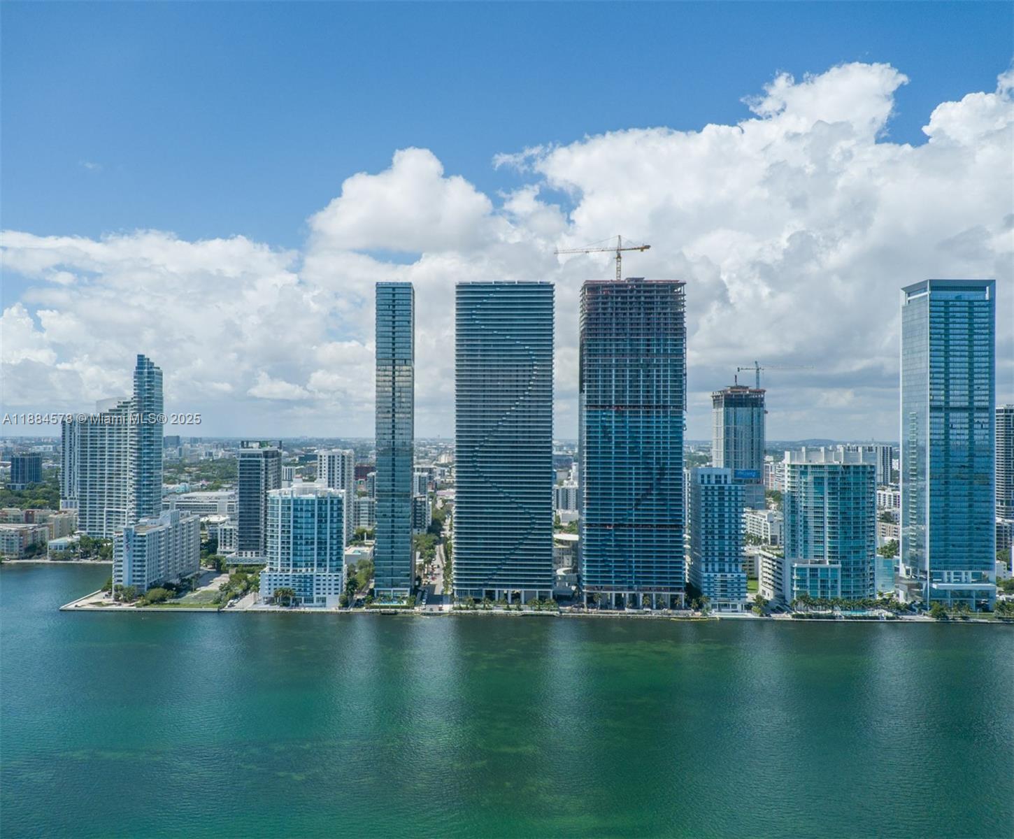 ARIA RESERVE - Residential