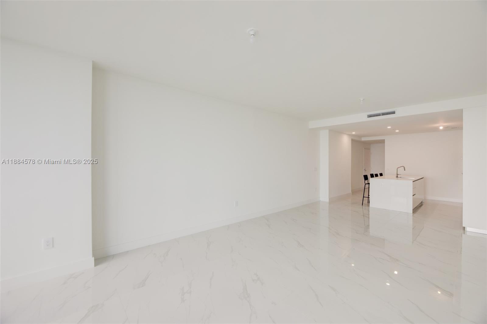 ARIA RESERVE - Residential