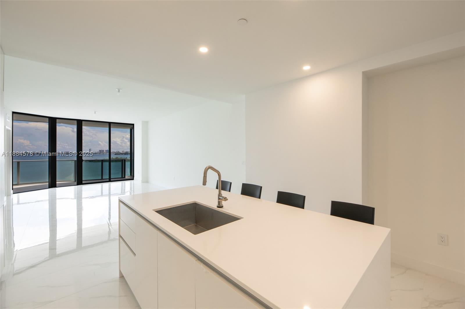 ARIA RESERVE - Residential