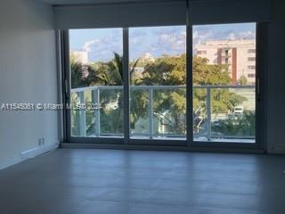 Property for Sale at 1000 West Ave 409, Miami Beach, Miami-Dade County, Florida - Bedrooms: 1 
Bathrooms: 1  - $444,000