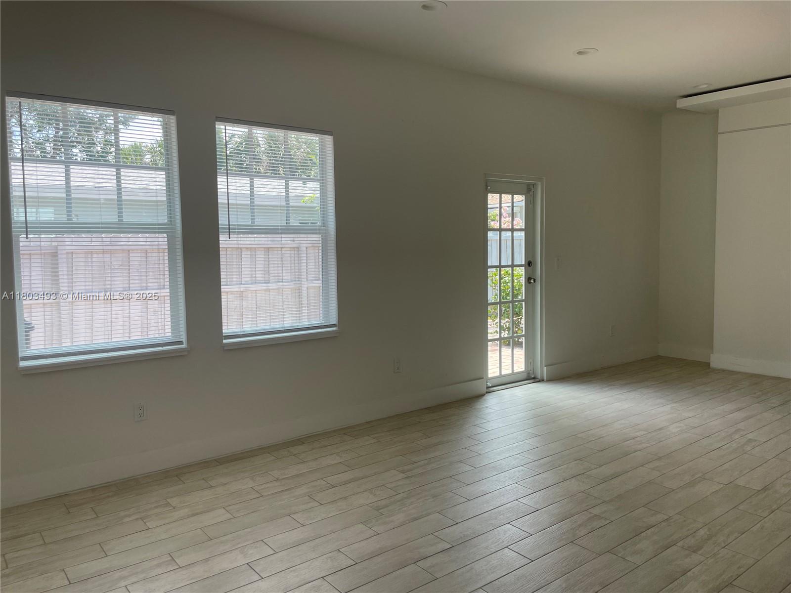 LAKE WORTH TOWN OF - Residential Lease