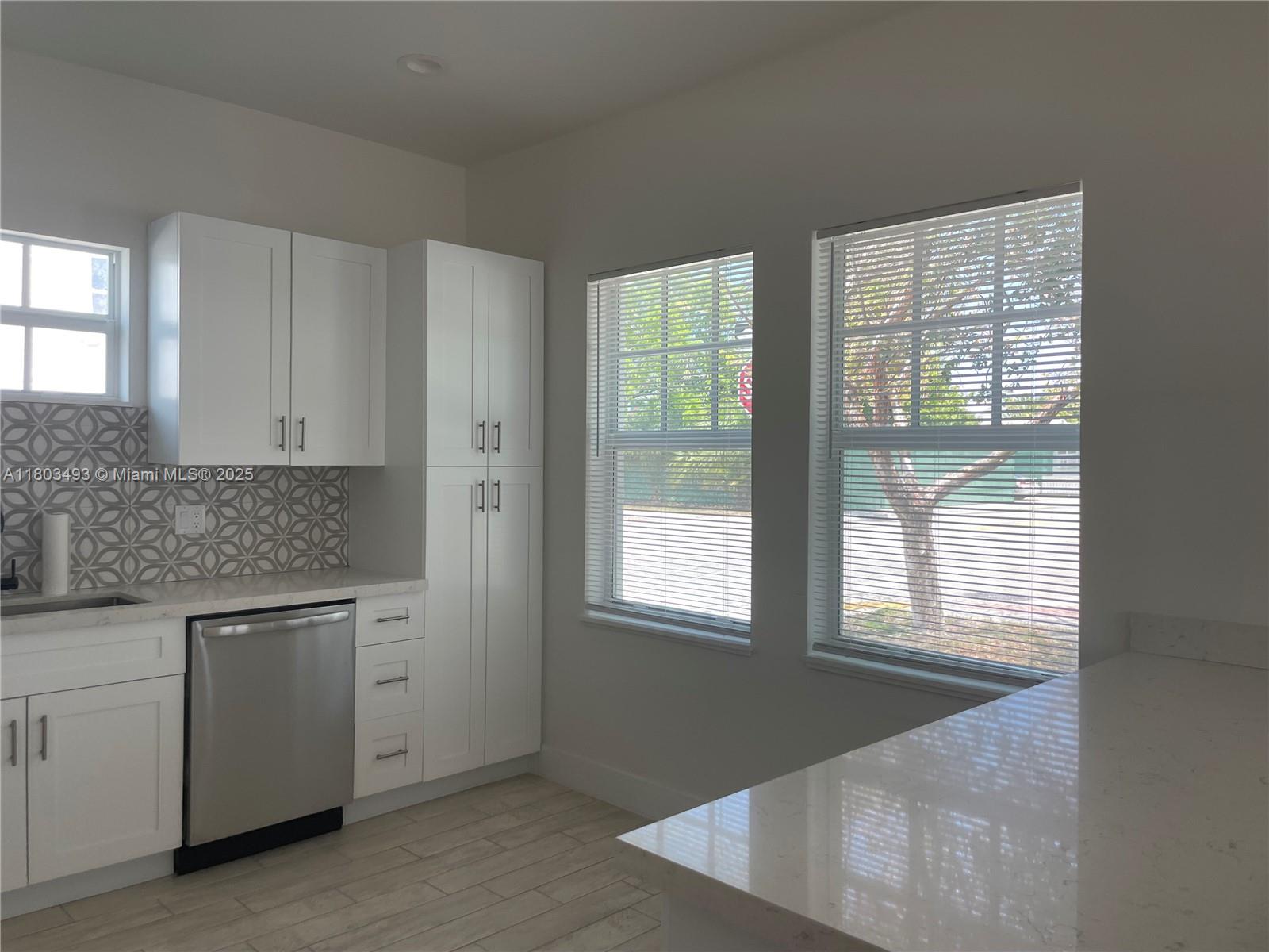 LAKE WORTH TOWN OF - Residential Lease